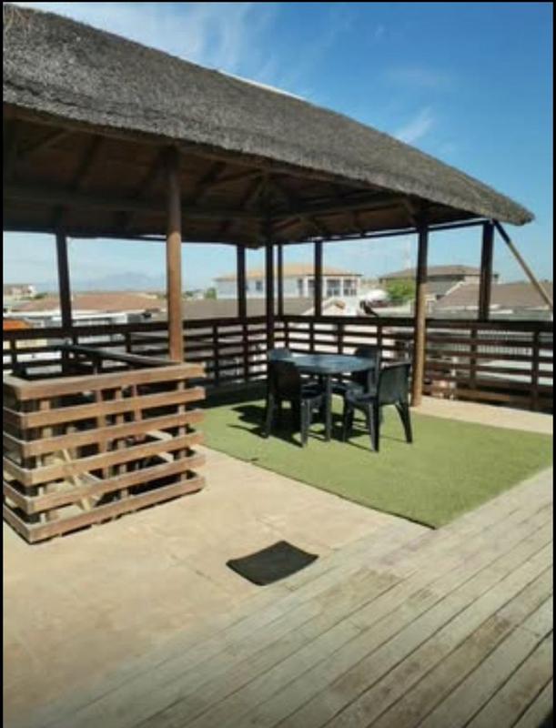 4 Bedroom Property for Sale in Malibu Village Western Cape